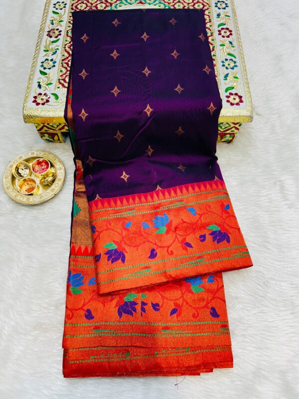 Lotus  Border Paithani